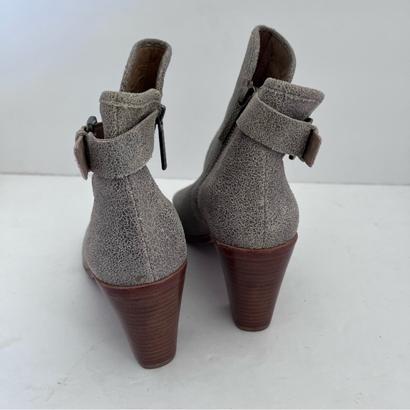 Donald J Pliner size 7.5 Kara Peep Toe Crackle Leather Ankle Bootie Heels Taupe - Picture 10 of 16